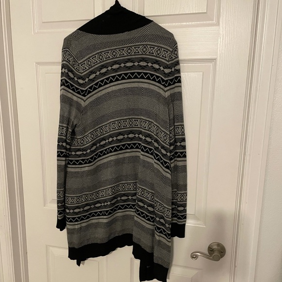 Patterned Cardigan - Picture 2 of 3